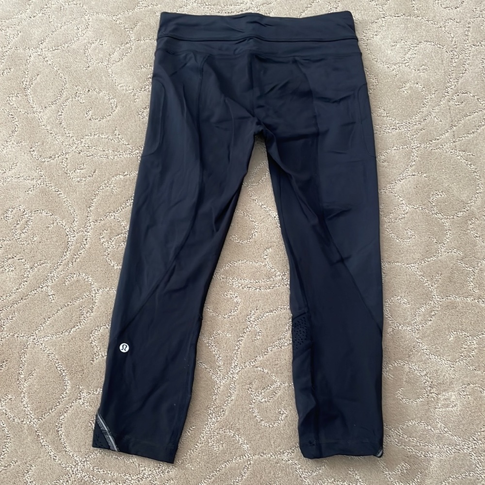 Lululemon 3/4 Length Run Swiftly Pants Size 6 - image 4
